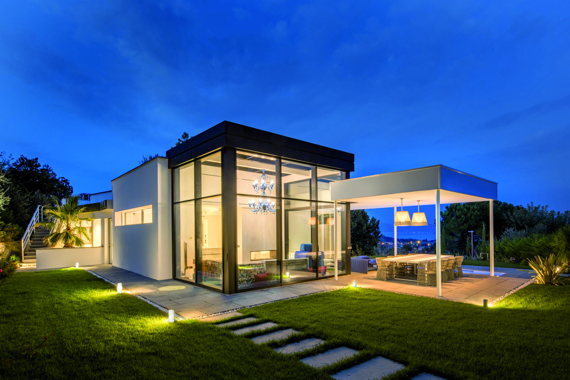 Abitazione privata all'imbrunire